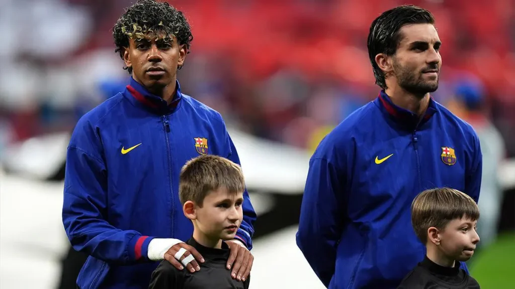 PSG Eyes Barcelona Star as Potential Replacement for Barcola