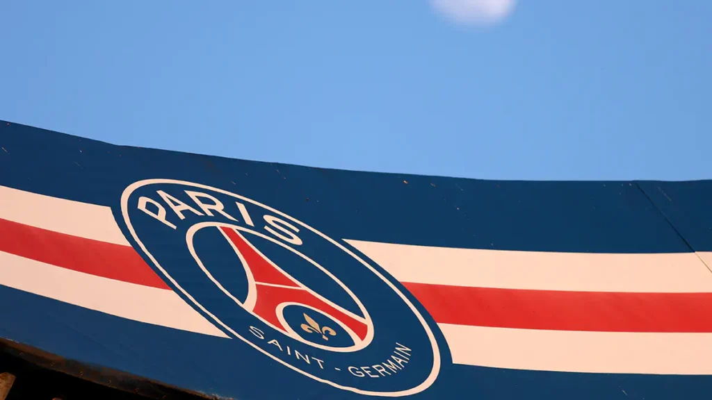 PSG Signs Goalkeeper from Milan