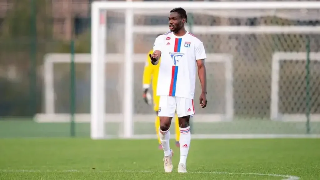 Prince Mbatshi Mukuba departs France for the Czech Republic