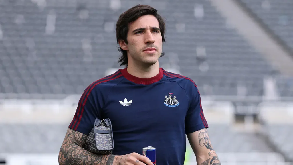 Sandro Tonali signs with new club after reaching contract agreement.