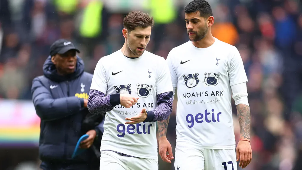 Tottenham Signs Contract Extension for Central Defender
